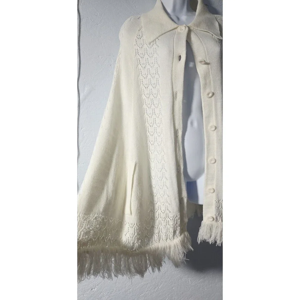 Vintage 70s Dawnelle Ivory Knit Cape/Poncho - Medium